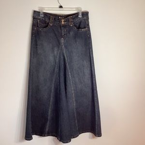 Vintage, Y2K, juniors , denim maxi skirt, size 11. EUC.